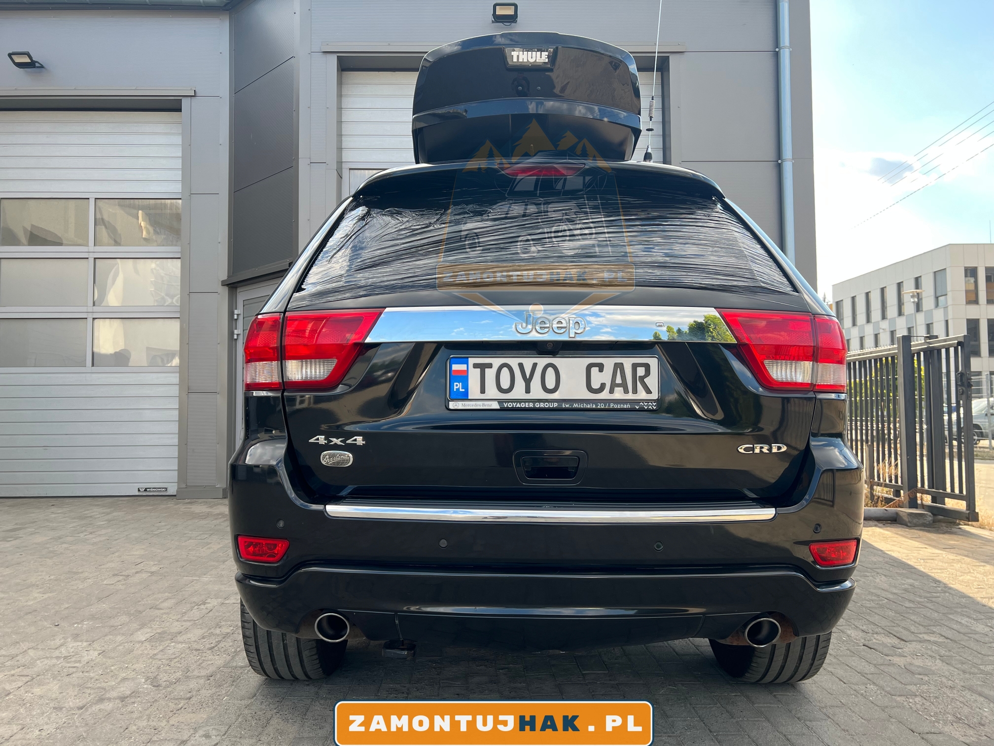 hak holowniczy westfalia w jeep grand cherokee zdjecie od tylu hak na zderzaku 